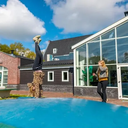 Modern Family With Garden In Amsterdam - 6 People 하프웨그