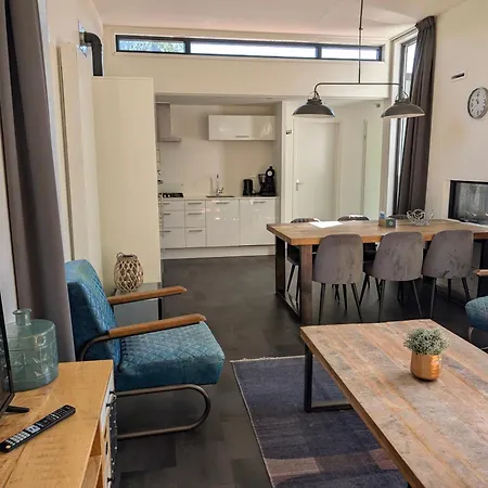 Modern Family With Garden In Amsterdam - 6 People *