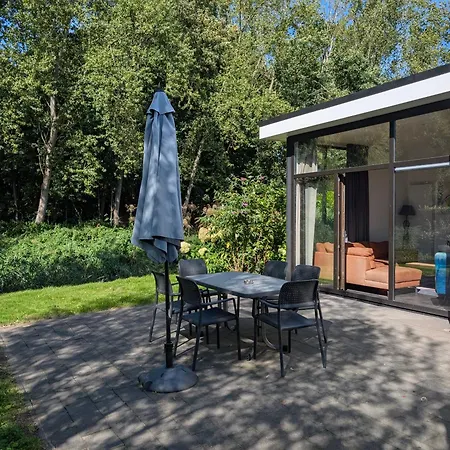 Modern Family With Garden In Amsterdam - 6 People
