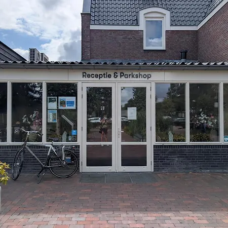 Modern Family With Garden In Amsterdam - 6 People Halfweg